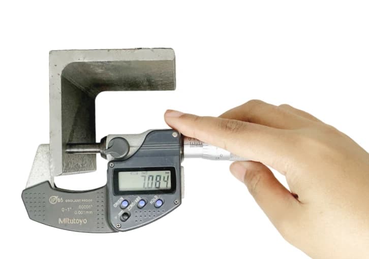 Mengukur Tebal Besi Siku